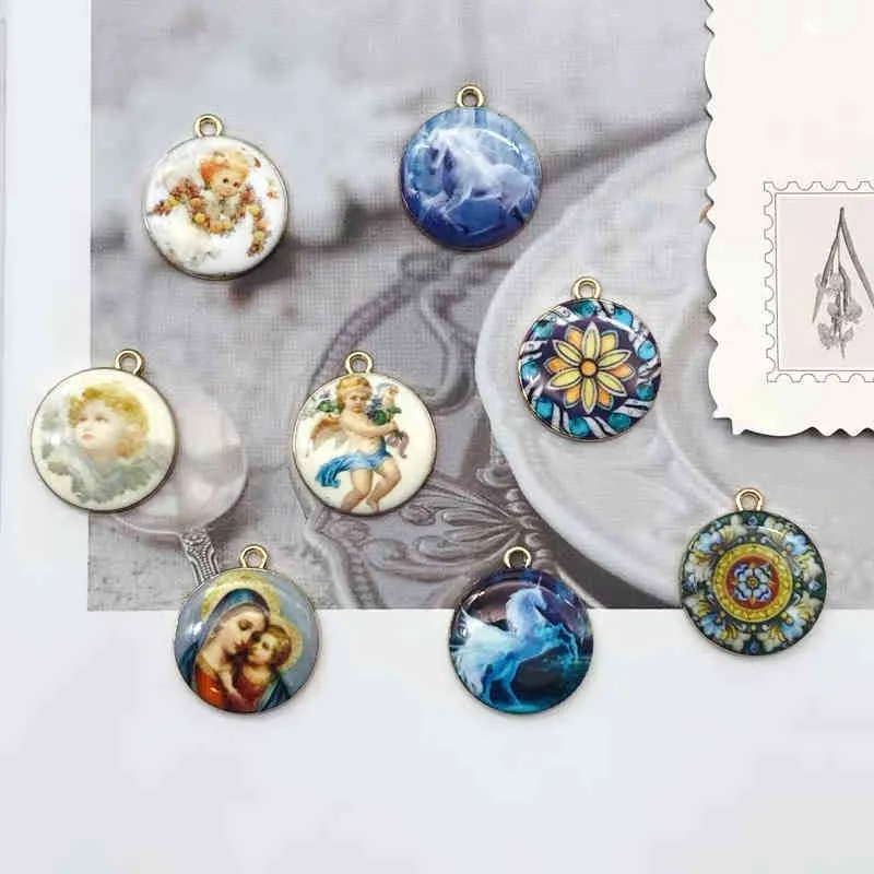 Retro Tarzı 50 adet / grup Melek Elf Takımyıldızı Desen Baskı Yuvarlar Şekil Alaşım Yüzer Locket Charms DIY Takı Aksesuar