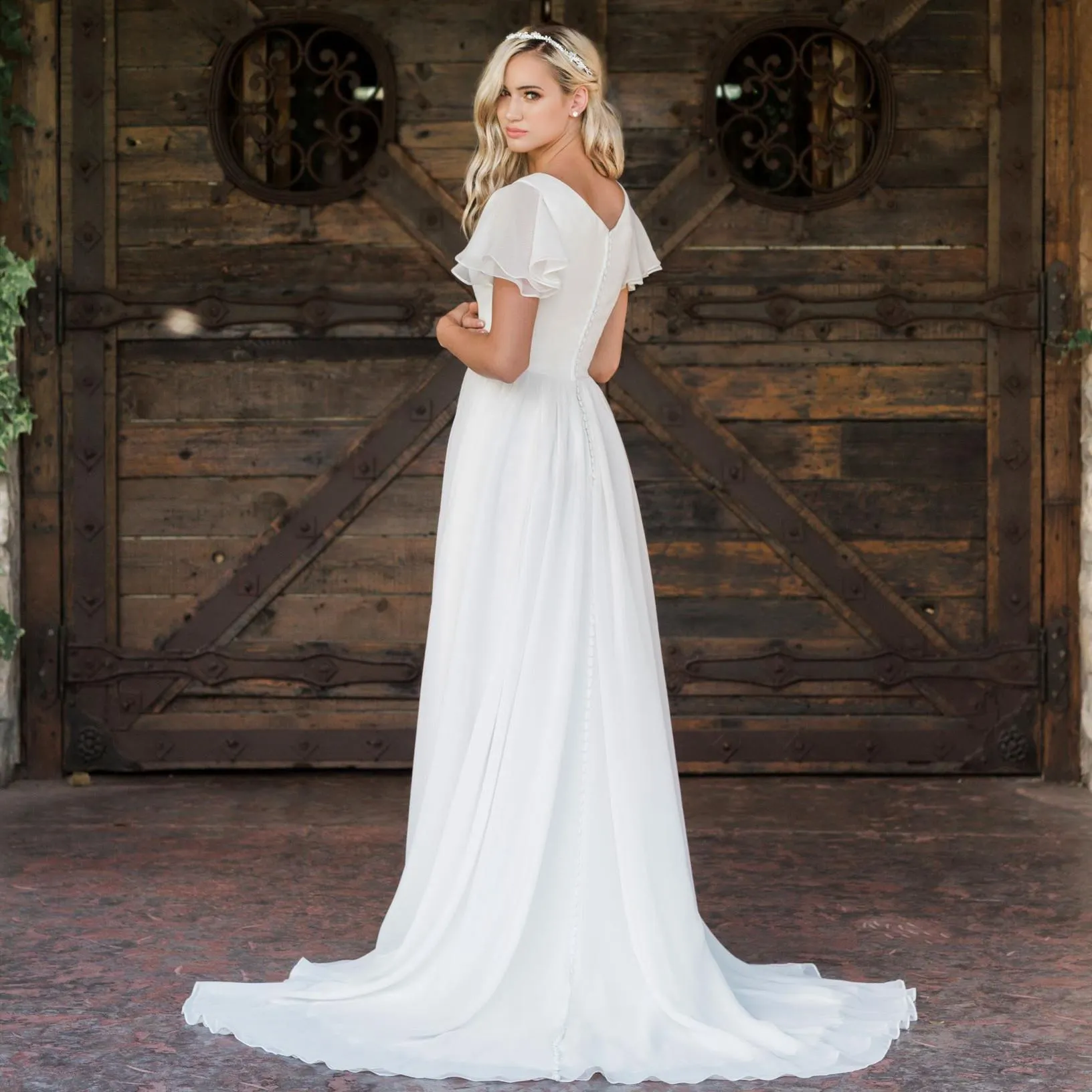 Boho Chic Chiffon Flutter Sleeve Wedding Dress With... From Readygogo,  $125.63 | DHgate.Com
