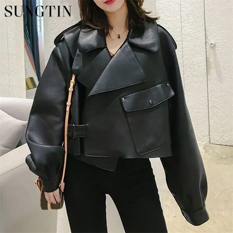 Sungtin Femmes Faux Cuir Veste Souple Lâche Vintage Biker Manteau Poches Courtes Moteur PU Veste Noire Automne Rue Manteau En Cuir 201020