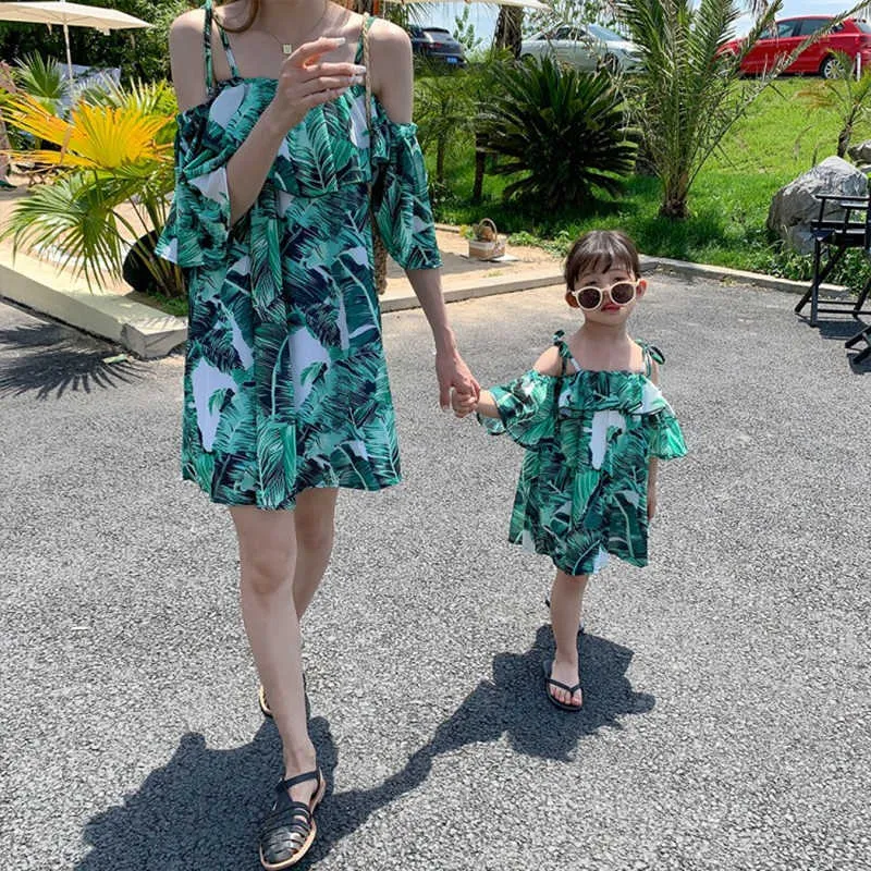 Sommer Mutter Tochter Hosenträger Mama Baby Mama und ich Strand Sleevless Chiffon Kleid Mädchen Frauen Familie Passende Outfits 210529