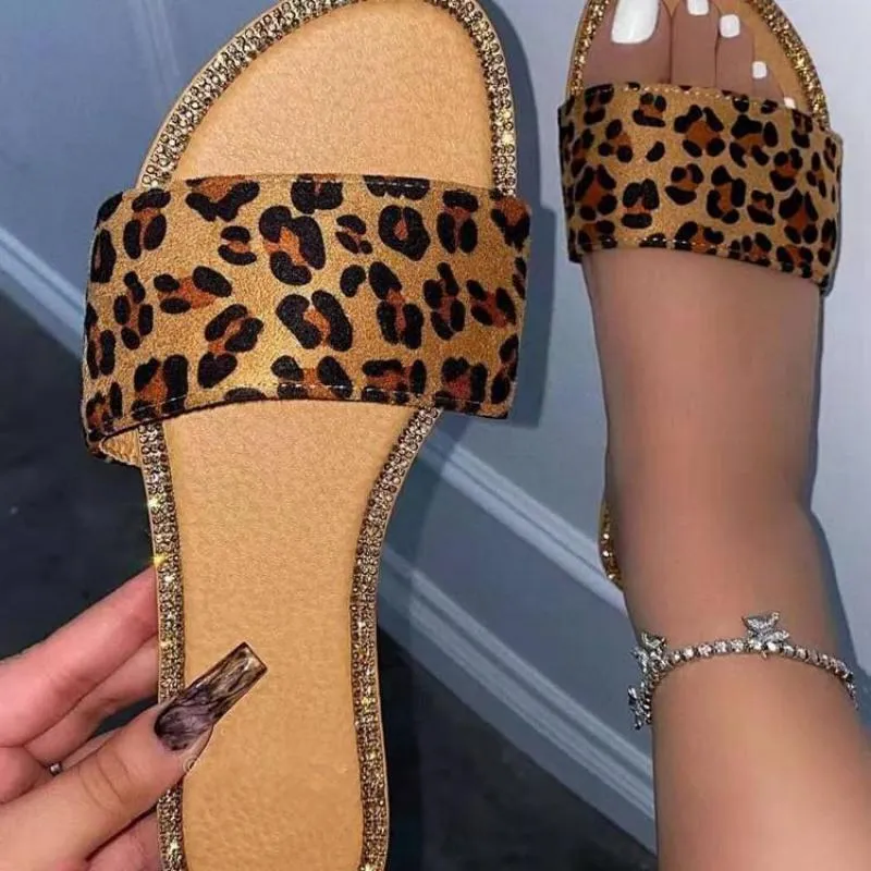 2021 frühling Sommer Frauen Leopard Print Strass Nicht Slip Strand Hausschuhe Lässige Langlebige Sandalen Zapatillas Mujer Casa