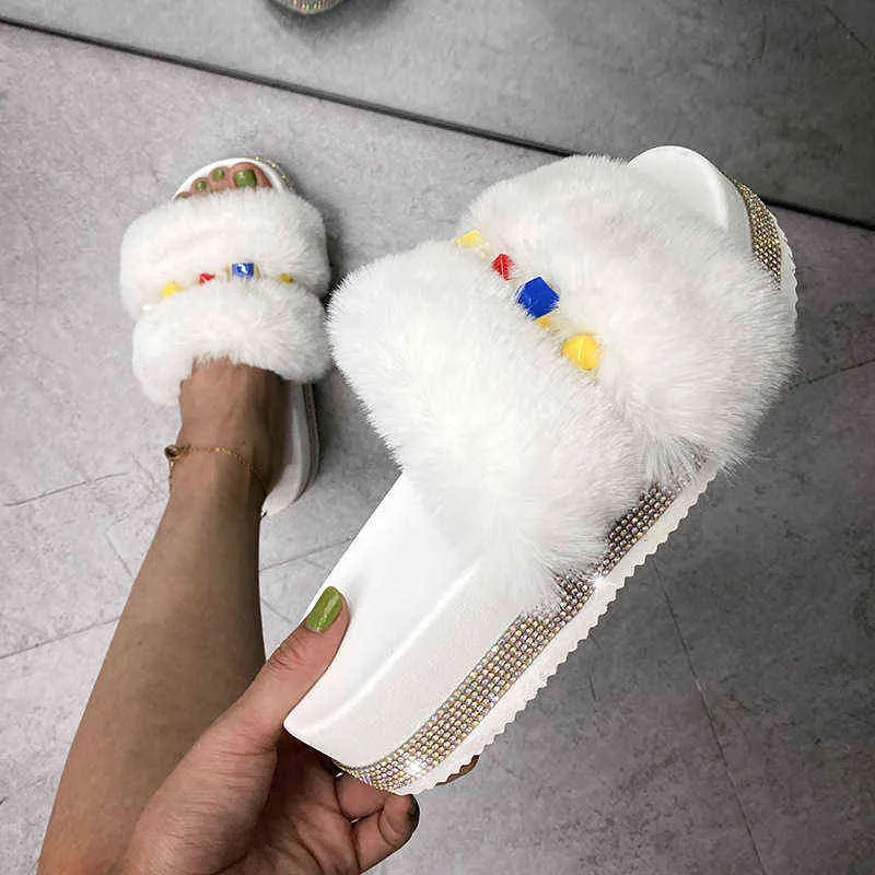 Färgglada Rhinestone Furry Faux Fur Slides Plattform Sandaler Kvinnor Vit Gullig Plush Embellished Diamante Glitter Modish Tofflor H1122