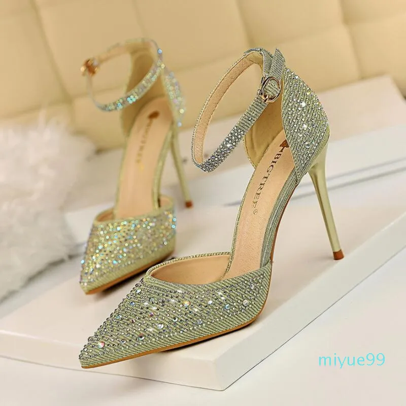 2022 Frauen Kleid Schuhe High Heels Damen Designer Echtes Leder Pumps Dame Sandalen Hochzeit Böden mit Box Schwarz Golden Gold Schuh