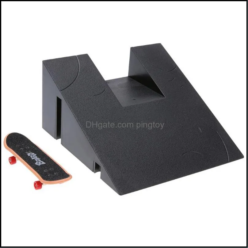 Training Games Finger Skating Board with Ramp Parts Track Kids Toys Mini Table Game Finger Skating Board Funny Toys