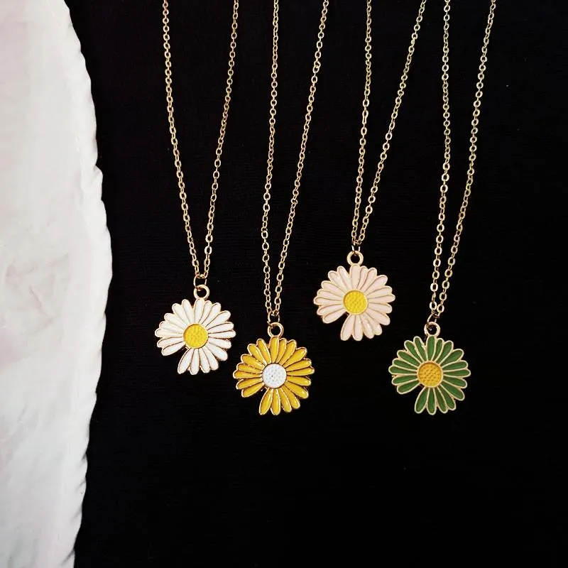 Pendant Necklaces Unisex Daisy Necklace Fashion Women Chain Hip Hop Boys Girls Charm Party Neck Jewelry Gift 2021