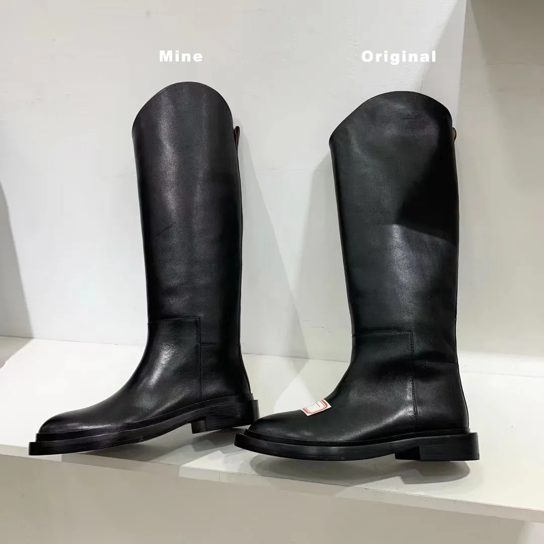 Svart Royal Curved-Edge Low Heel Tall Boot Smooth Calfskin Leather Pull-on Mandel Toes Knee-High Riding Boots Luxury Designers Varumärken Skor för Kvinnor Fabrikskor