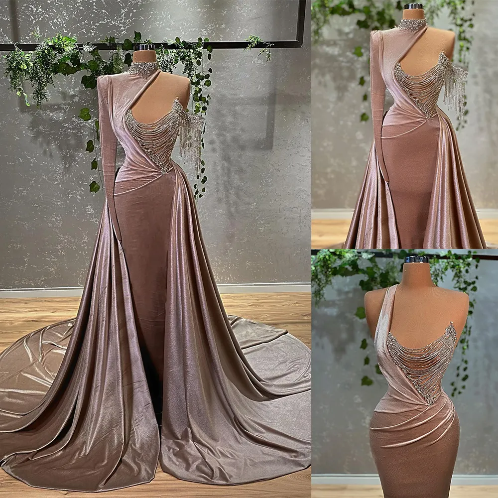 Satin Backless Mermaid Boat Neck Sleeveless Floor Length Sweep Train Pleats Temperament and Modern Evening Dress main image 0