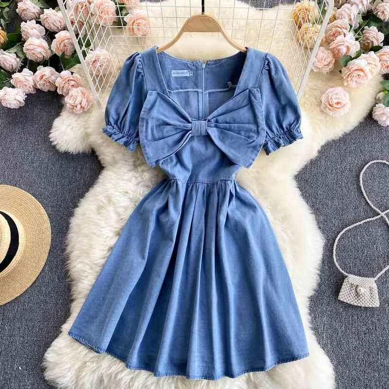 Fabpop Sommardesign Kort Puff Sleeve Bow V Neck High Waist Slim Blue Denim Dress Women Vintage 210709
