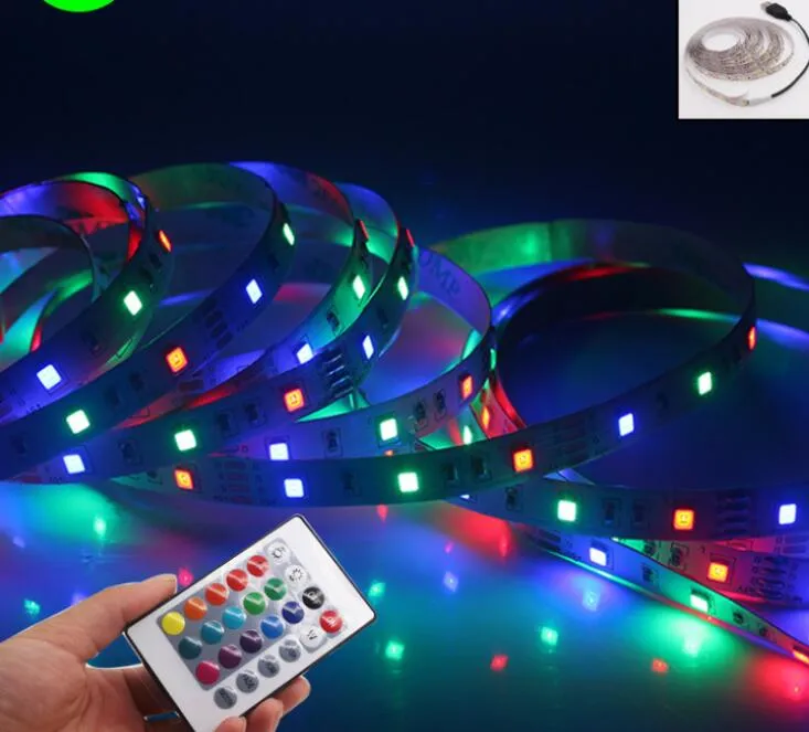 Un set di luce a striscia a LED RGB DC12V 5M 150 LED SMD3528 5050 5630 DIODetape Colori singoli di alta qualità Flexition Home Decoation Lights