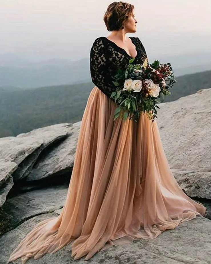 Gothic Black And Nude A Line Wedding Dresses Country Bridal Gowns Plus Size Vintage Tulle Lace Bride Dress With Long Sleeves V-Neck 2021 Autumn robe de mariée