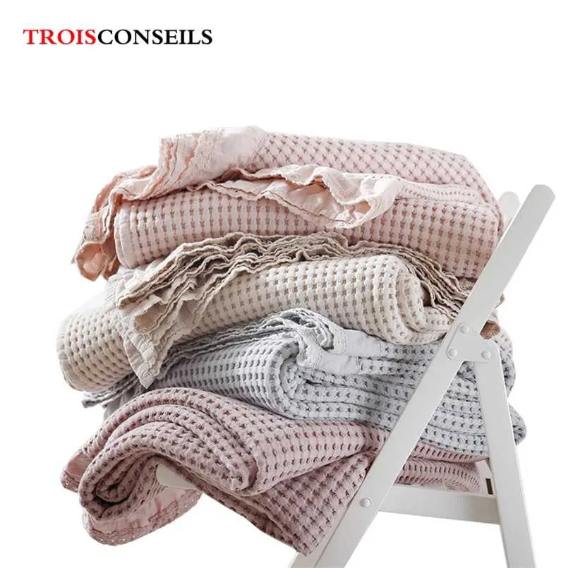 Skin-friendly Soft Sofa Cotton Bed Blanket Home Office Travel Nap Japanese Simple Warm Four Seasons Plaid Cover 211122