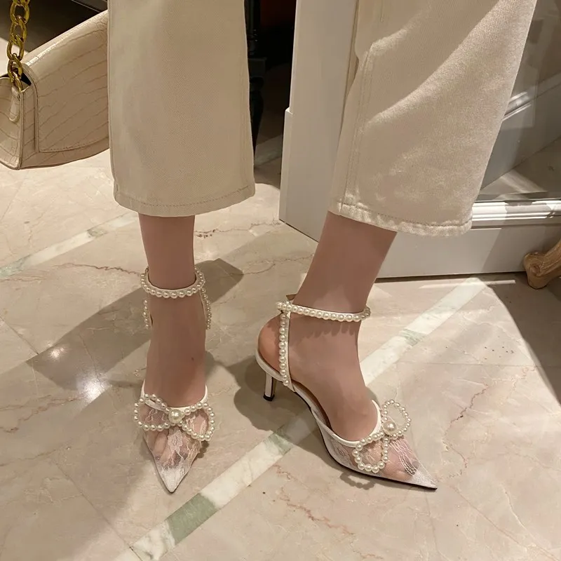Элегантные женщины указанные на ножные сандалии жемчужины дизайн прозрачные белые ботинки ремешка лодыжки тонкие высокие каблуки насосы свадебные туфли слайды 210513