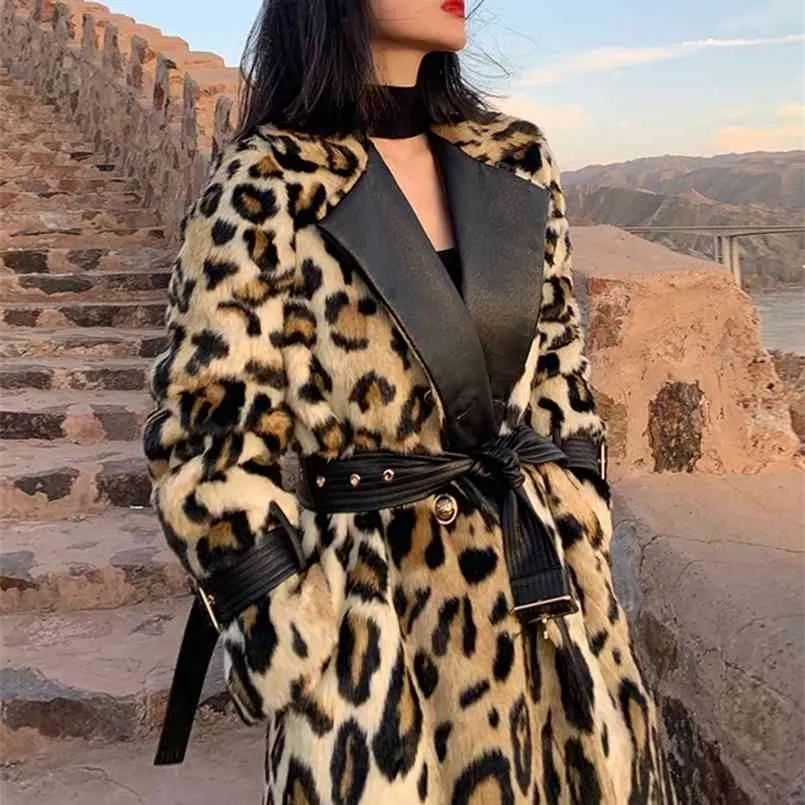 Lautaro Inverno Longo Leopard Imprimir Quente Fute Faux Fur Trench Coat para Mulheres Manga Longa Dupla Breasted Moda Europeia 210917
