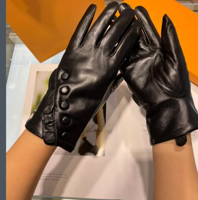 Cinq doigts gants gants de designer pour femmes mode noir en peau de mouton en cuir polaire à l'intérieur du gant dames écran tactile hiver épais chaud gunine cuirs cadeaux EE