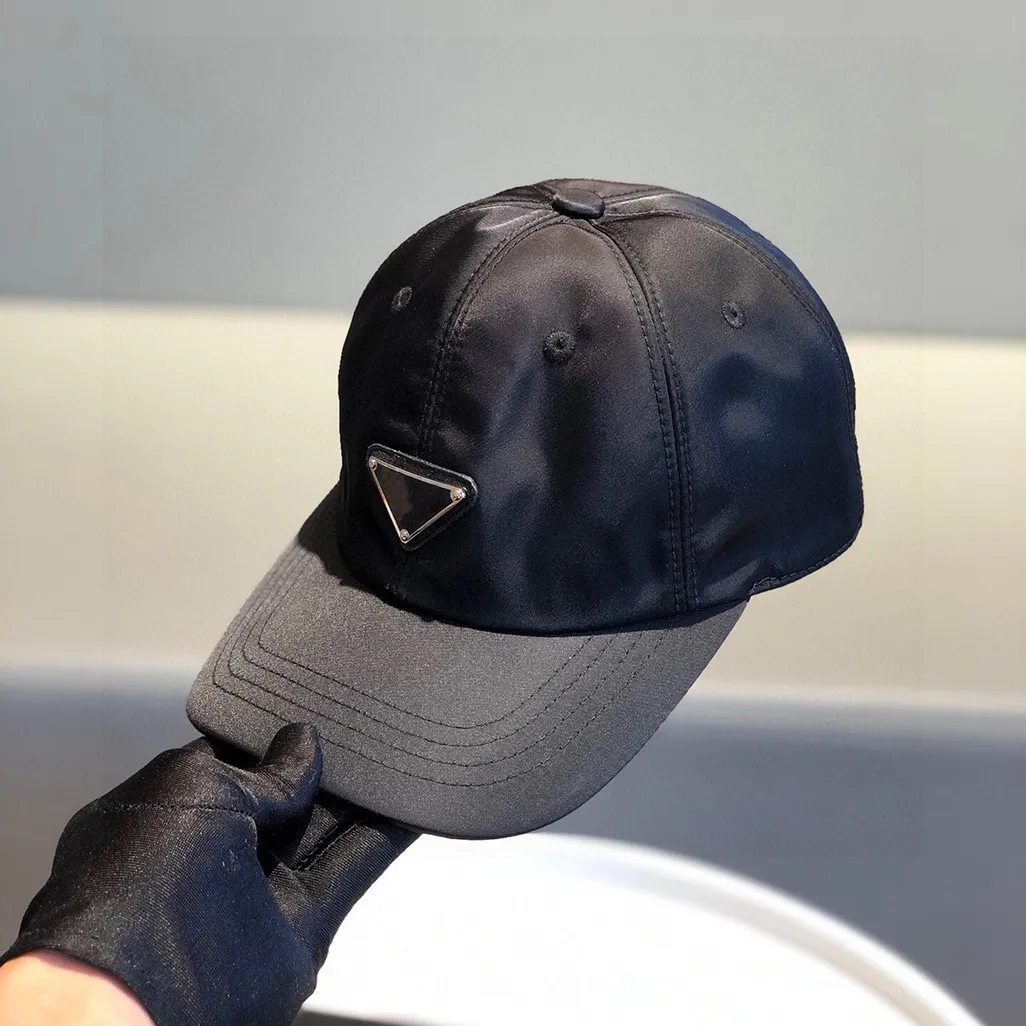 2021SS Invertiertes Dreieck Metall Logo Kappe für Männer Frau Hochwertige Version Outdoor Hüte Baseball Caps Patchwork Sommer Sonnenblende