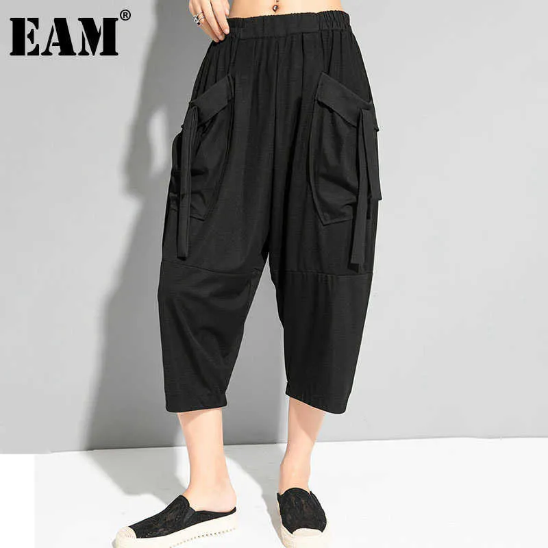 [EAM] Casual Big Pockets Hoge Elastische Taille Harem Broek Nieuwe Losse Kalf Lengte Broek Dames Mode Tij Zomer 2021 1DD7608 Q0801