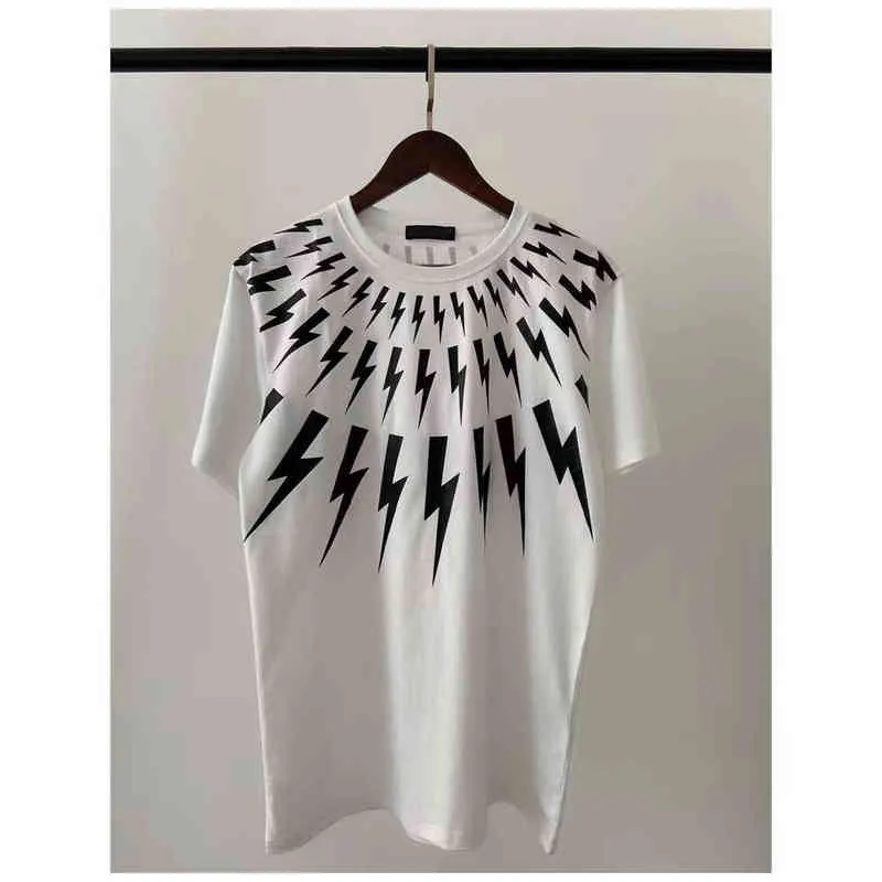 T-shirts pour hommes Style de rue européen Neil Barrett Nouvelle série Lightning T-shirt pour hommes à manches courtes 100% haut en coton pour femmes R1