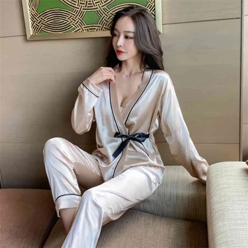 Yidanna Mulheres Pijamas Definir Faux Silk Nightwear de Manga Longa Sleeved Sleepwear Outono Dormir Roupa Deep V-Neck Sexy Nighties Slim Suit 210830