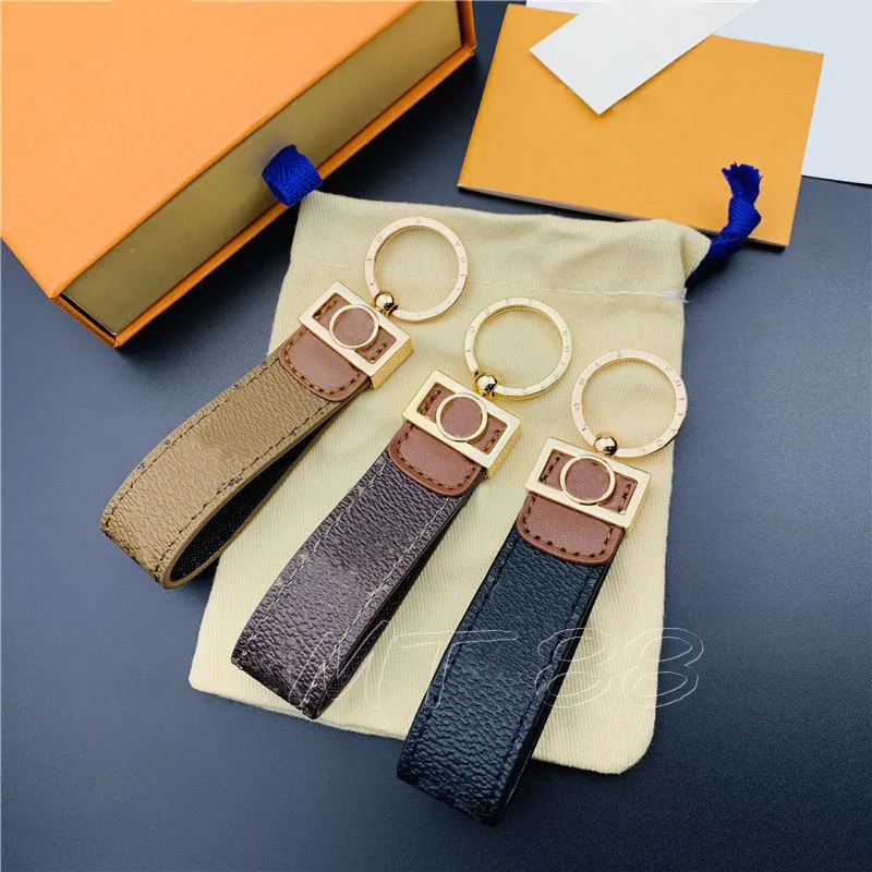 Fashion brand Key chain Buckle lovers Car Keychain Handmade Leather Designers Keychains Men Women Bag Pendant Accessories High Quality