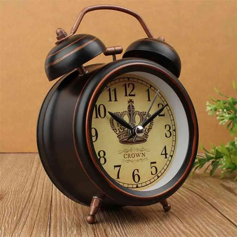 Vintage Night Light Alarm Clock European Retro Metal Bedside Mute Needle Table Gets bed Ringing Bell 210804