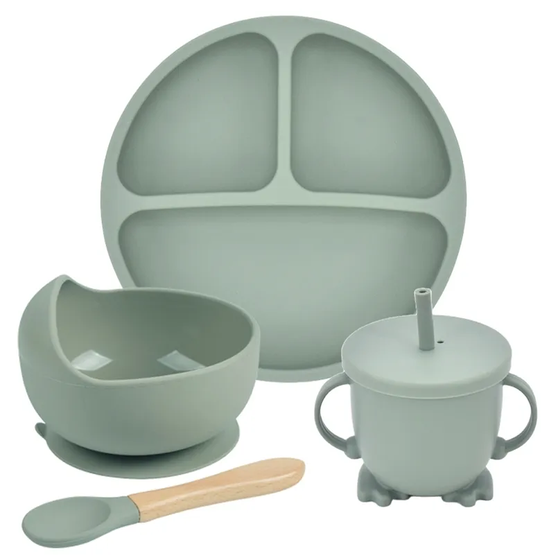 4 stks / set Baby Siliconen Plaat Lepel Set Feeding Bowl gerechten Een gratis draagbare servies voor kinderen 211012