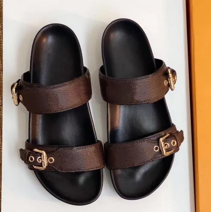 2021 Designerskie kapcie skórzane slajdy sandałowe 2 paski z wyregulowanymi złotymi klamrami Kobiety letnie klapki mają rozmiar pudełka 42