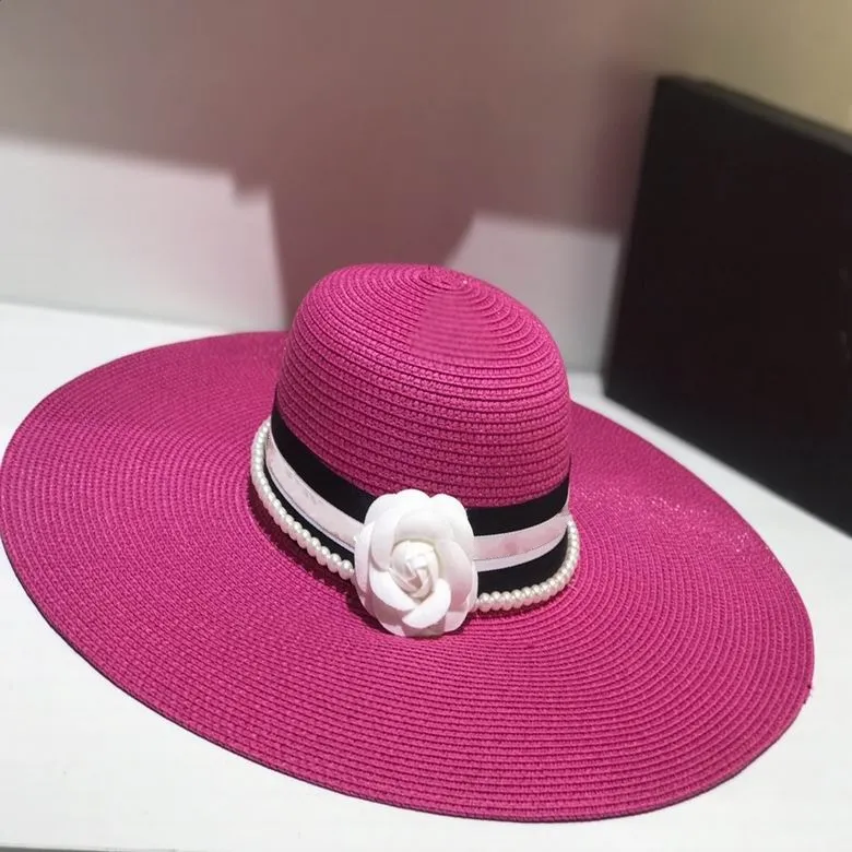 2021 جودة عالية luxury أزياء المرأة الصيف الخوخ واسعة بريم قبعة القش مع اللؤلؤ القماش حزام أبيض زهرة حجم الحرة