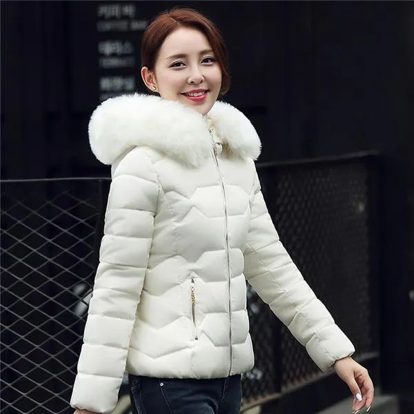 Mujer invierno cálido con capucha de algodón de color caramelo
