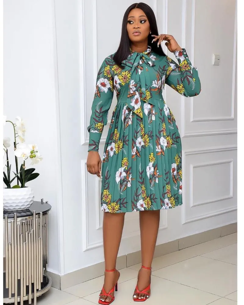Knee length casual dresses deals with sleeves