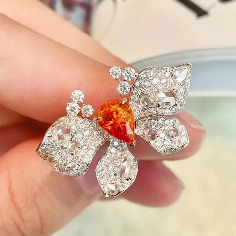 Vigselringar Uilz Vattendroppe Butterfly Form Mode Crystal Zircon Ring för kvinnor Present Lyx Kvalitet Smycken Justerbar Öppna