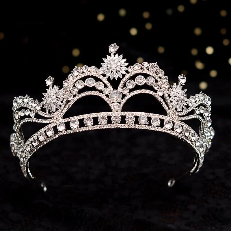 Hårklipp Barrettes Barock lyxig geometriska kristallblommor Brudtiaras CZ Crowns Rhinestone Pageant Diadema Headpiece Wedding Accesso