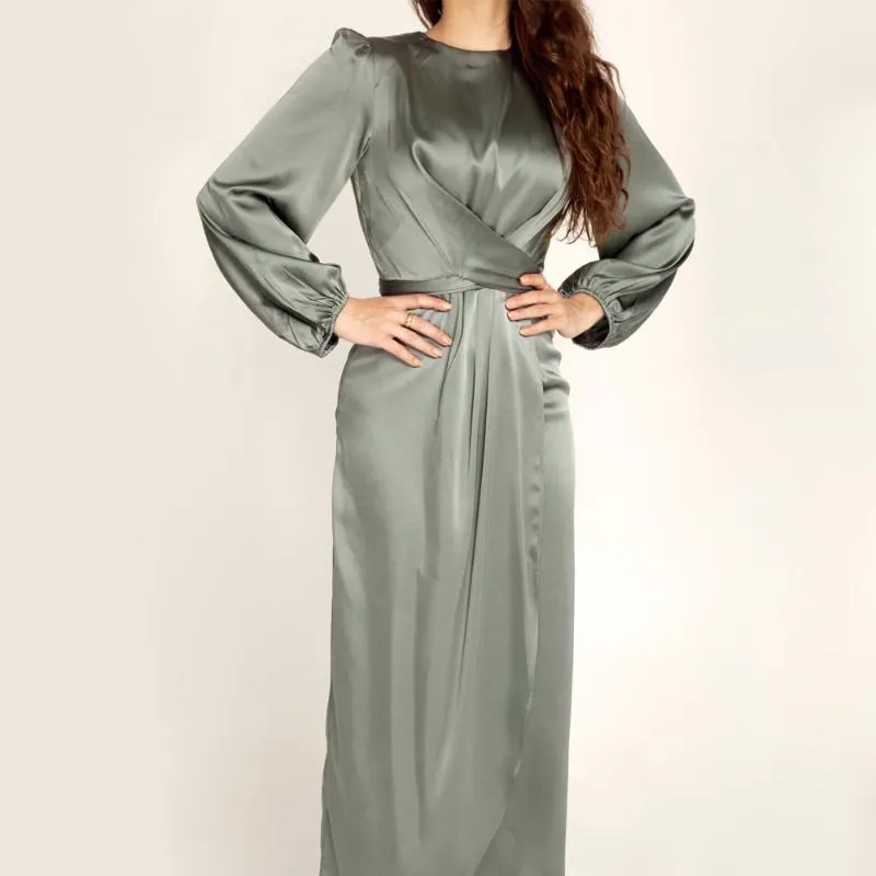 Robe satin longue outlet manche longue