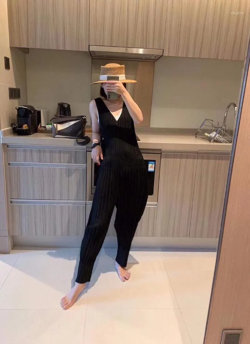 Women's Jumpsuits & Rompers Japanese Fashion Summer Thin Vneck Zip Miyake Pleated Strap Burst Radish Overalls For Women Jumpsuit Sexy Black