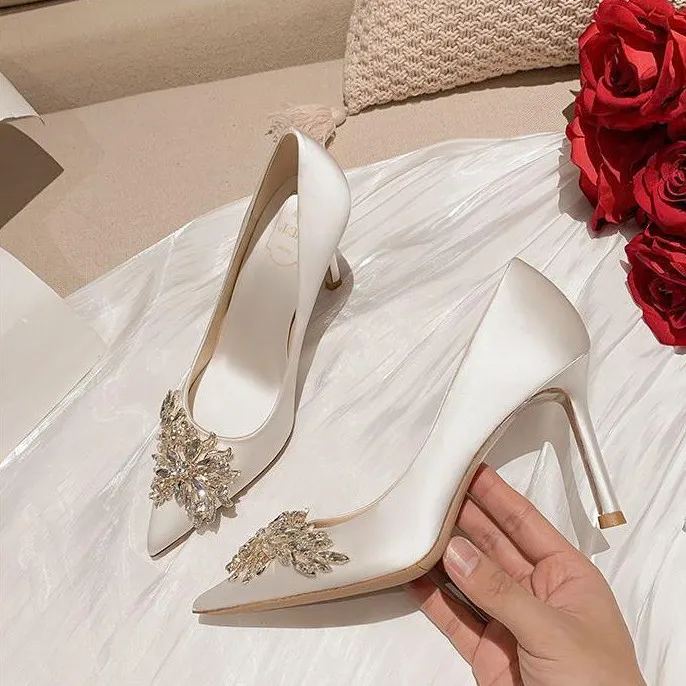 Cristalli scintillanti Scarpe da sposa Décolleté da donna Scarpe a punta con perline Tacchi alti sottili Bianco Rosso poco profondo Abito antiscivolo Scarpe da sposa AL9696