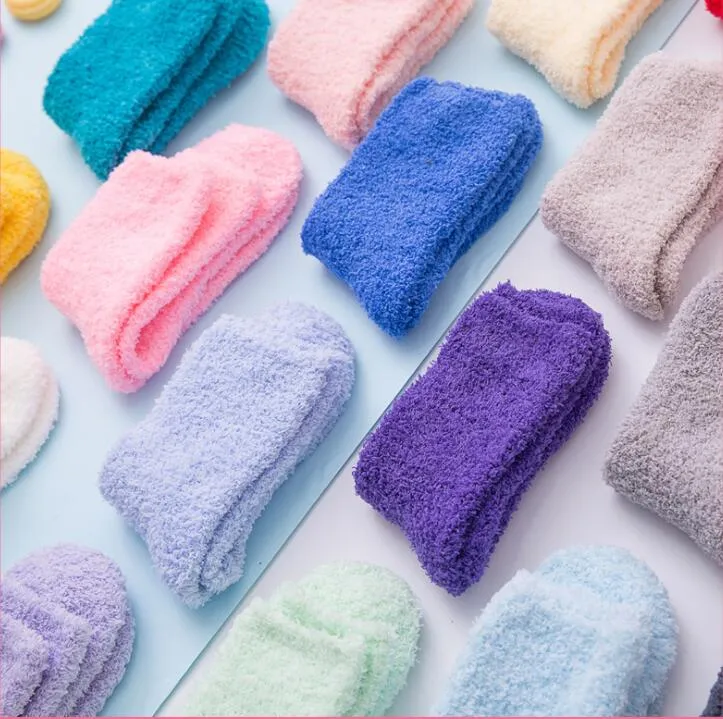 Mode Süßigkeiten Koralle Samt tmen Frauen Socken Herbst Winter warme dicke Fuzzy Socke Mädchen Boden Handtuch Strumpf feste lässige Schlafstrümpfe