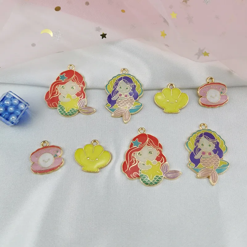 10st Glitter Shell Cartoon Character Girls Princess Enamel Charms Pendants Passande DIY Smycken Tillbehör Metall Golden Base Gift