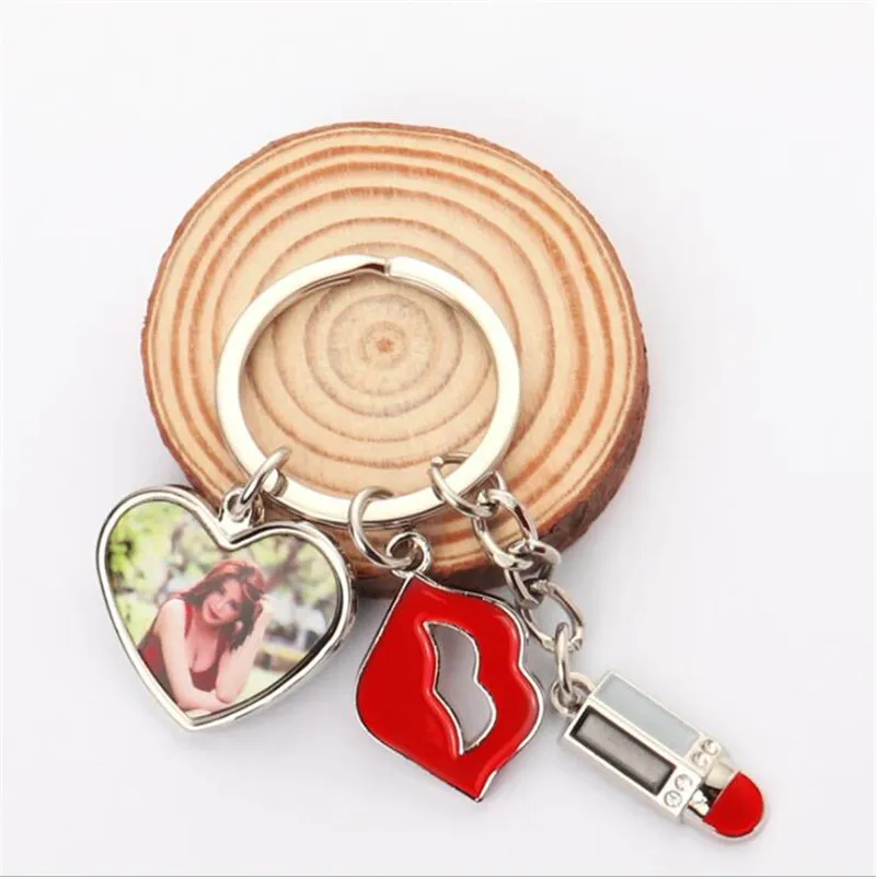 Personalized Red Lips Favor Metal Keychain Sublimation Lipstick Keyring with Diamond Cosmetic Decoration Mini Pendant Fesival Party Gift