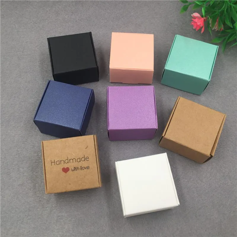 Hediye sargısı 24pcs/lot 4x4x2.5cm şeker rengi Kraft Kağıt Kutular Sabun Çiçek Kozmetik Hediyeleri Ambalaj Karton Konteyner Depolama