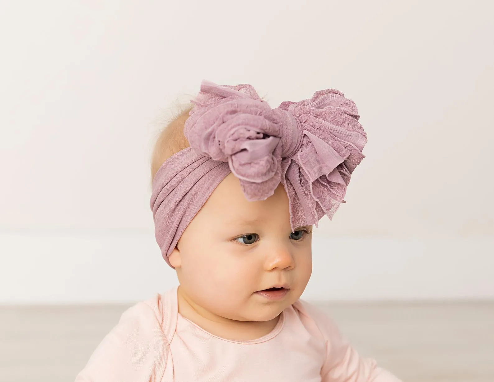 4PCS Big Ruffle Bow Nylon Headband szerokie turban dla niemowląt super miękkie szyfonowe ręcznie robiono wiązane niemowlę.