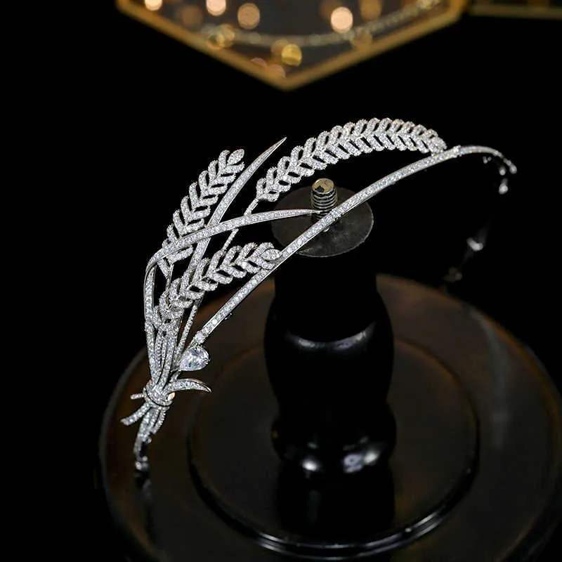 Błyszczące wesele Akcesoria do włosów BRIDE Mai Spike Royal Princess Crystal 3A CZ Headband Moda Proste Zaręczyny Tiaras Crown X0625