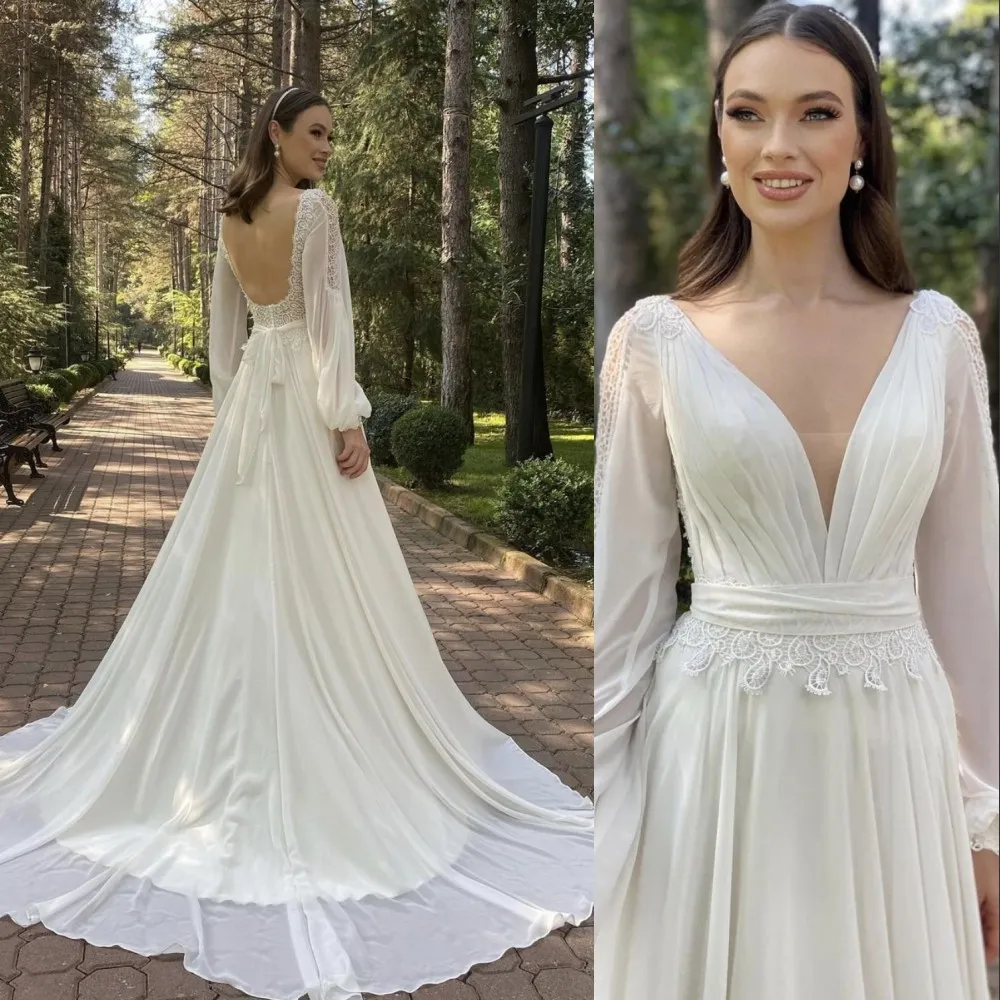 2021 Bohomian Beach A Line Bröllopsklänningar Formell Bride Dress V Neck Sheer Appliques Lace Illusion Långärmade Chiffon Backless Vestido Boho Plus Size Sweep Train