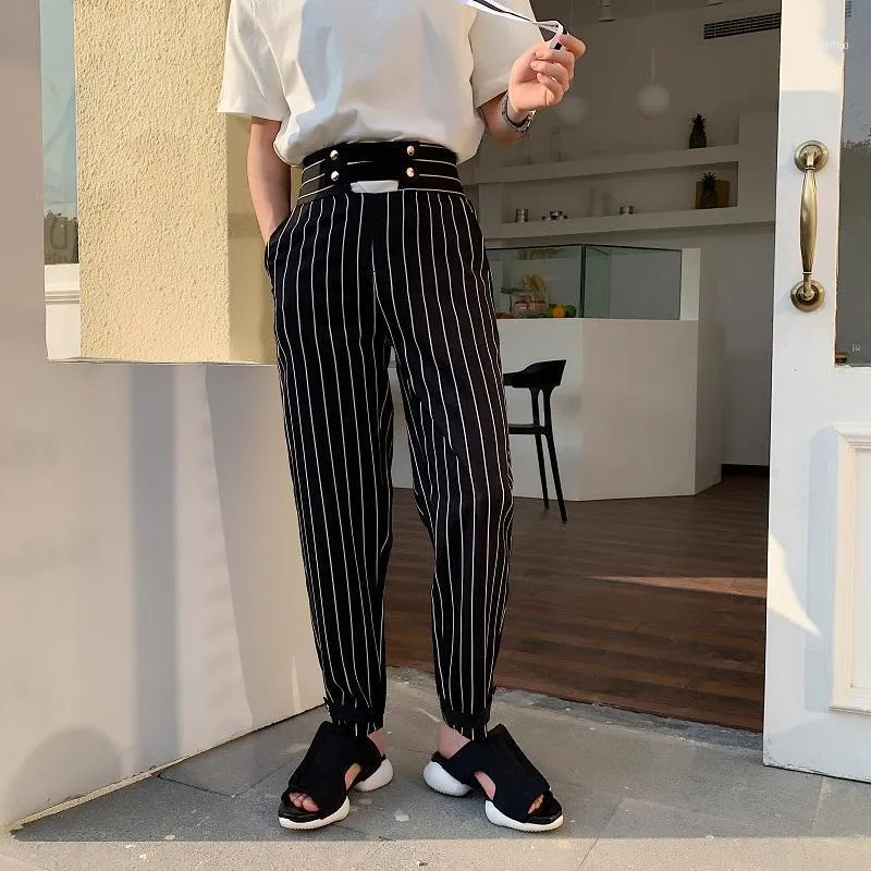 Mäns byxor 2021 Tide Brand Hair Stylist Personlighet Striped High Waist Casual Men Koreansk version var tunn raka byxor1