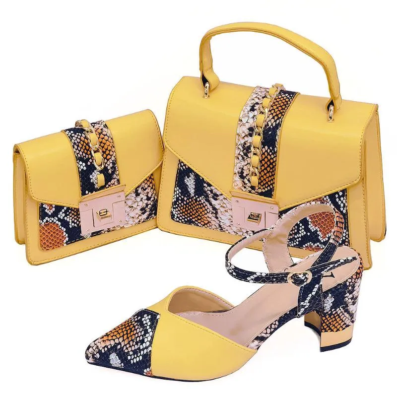 Sandálias Maravilhoso Salto Amarelo 7.5cm Mulheres Sapatos Match Bolsa e Bolsa Imprime Bombas de Vestido Africano Set CR676