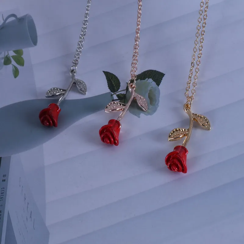 Romantic Red Rose Pendant Necklace Valentine`s Day Gift Fashion Necklace For Girlfriend Designer Women Jewelry Necklace