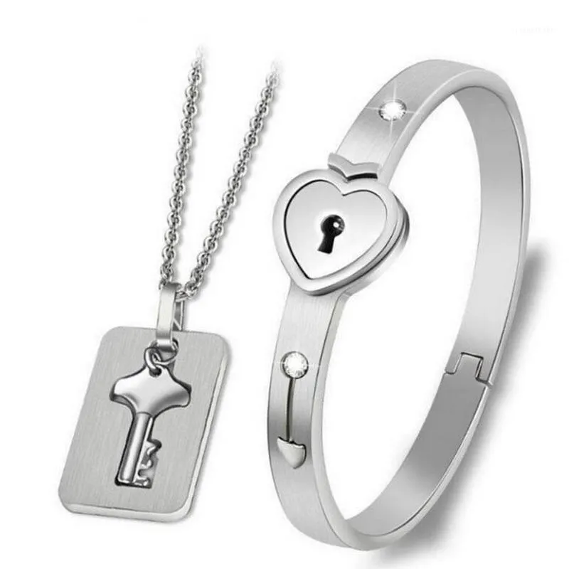 Conjuntos de joyas de los amantes para la moda Pareja de acero inoxidable Amor del corazón Lock Brazaletes Brazaletes Key Colgante Collar Parejas JB0687 Brazalete