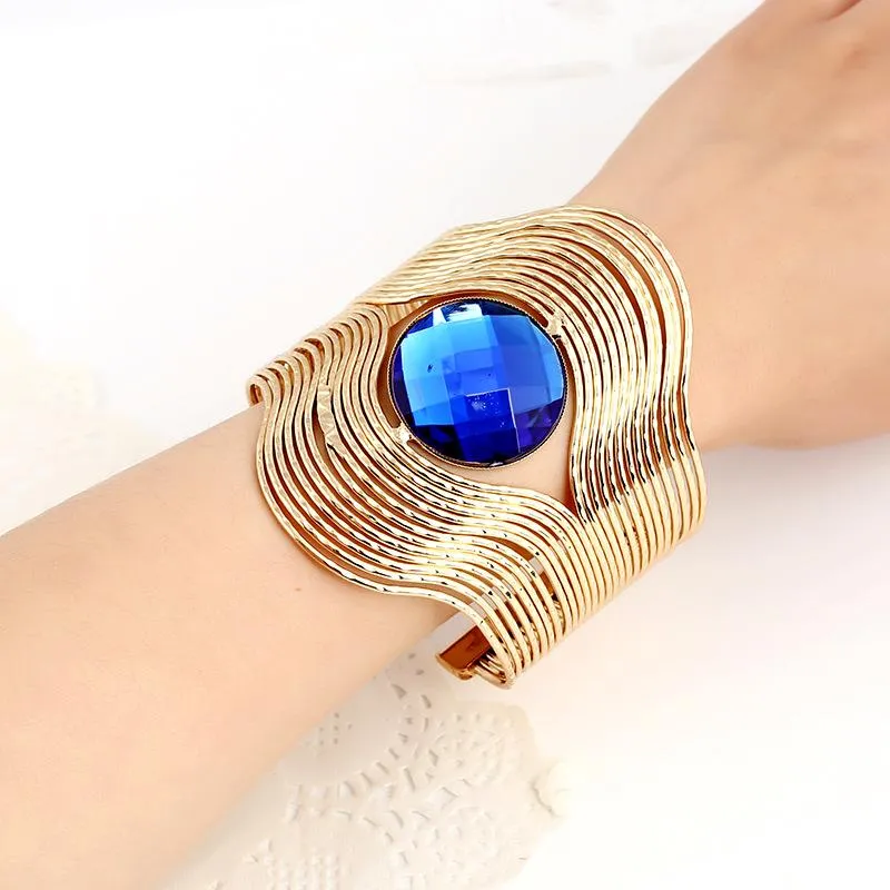 Bangle mode uniek ontwerpdraad meerlagige armband vrouwen metaal vergulde gepersonaliseerde gestreepte opening ronde stenen brede sieraden