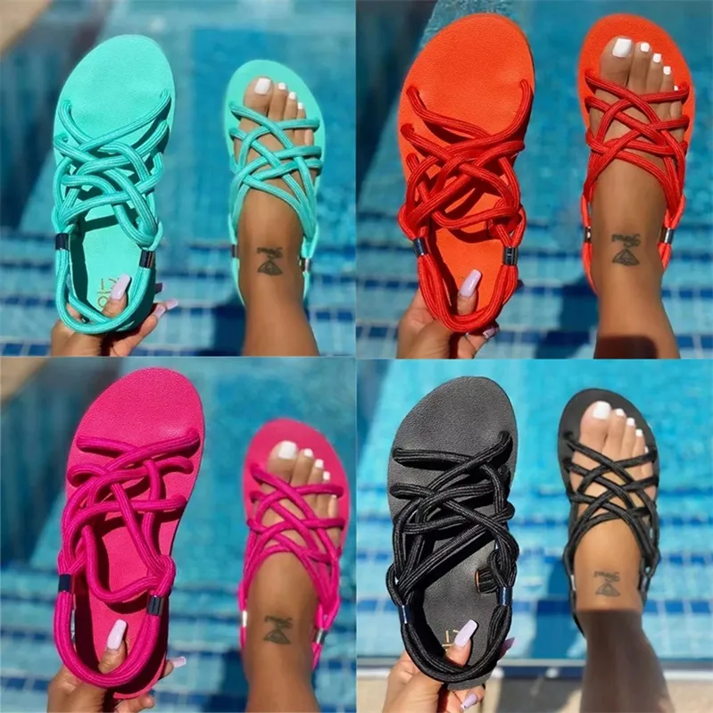2021 Kadın Tasarımcı Sandalet Moda Kızlar Aç Toe Sandal Çapraz Dantel Ayakkabı Yaz Plaj Seksi Açık Rahat Ayakkabılar En Kaliteli W1