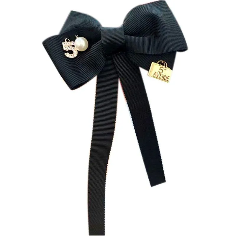 Kvinnor Long Ribbon Bow Tie Brosch Nummer 5 Faux Pearl Lapel Pin Pre-Tied Slips Neck Slipsar