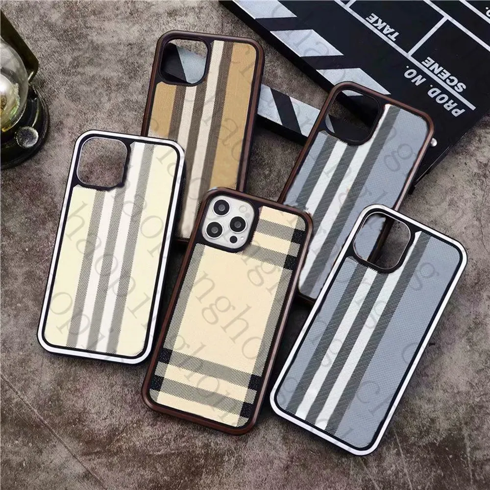 Designer Luxury Phone Cases for iphone 15 Pro Max 14 13 12 ProMax 11 XR XsMax 7 8 Plus Fashion British Style Leather Plaid Women Men Hard Cellphone Cover