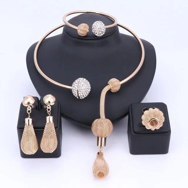 Charm Dubai Vergulde Kristallen Sieraden Sets Voor Vrouwen Afrikaanse Hanger Ketting Oorbellen Bangle Ringen Feestjurk Accessoires